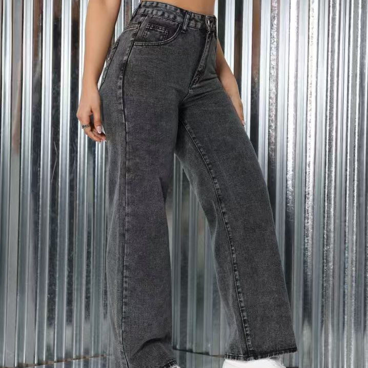 Loose and casual jeans