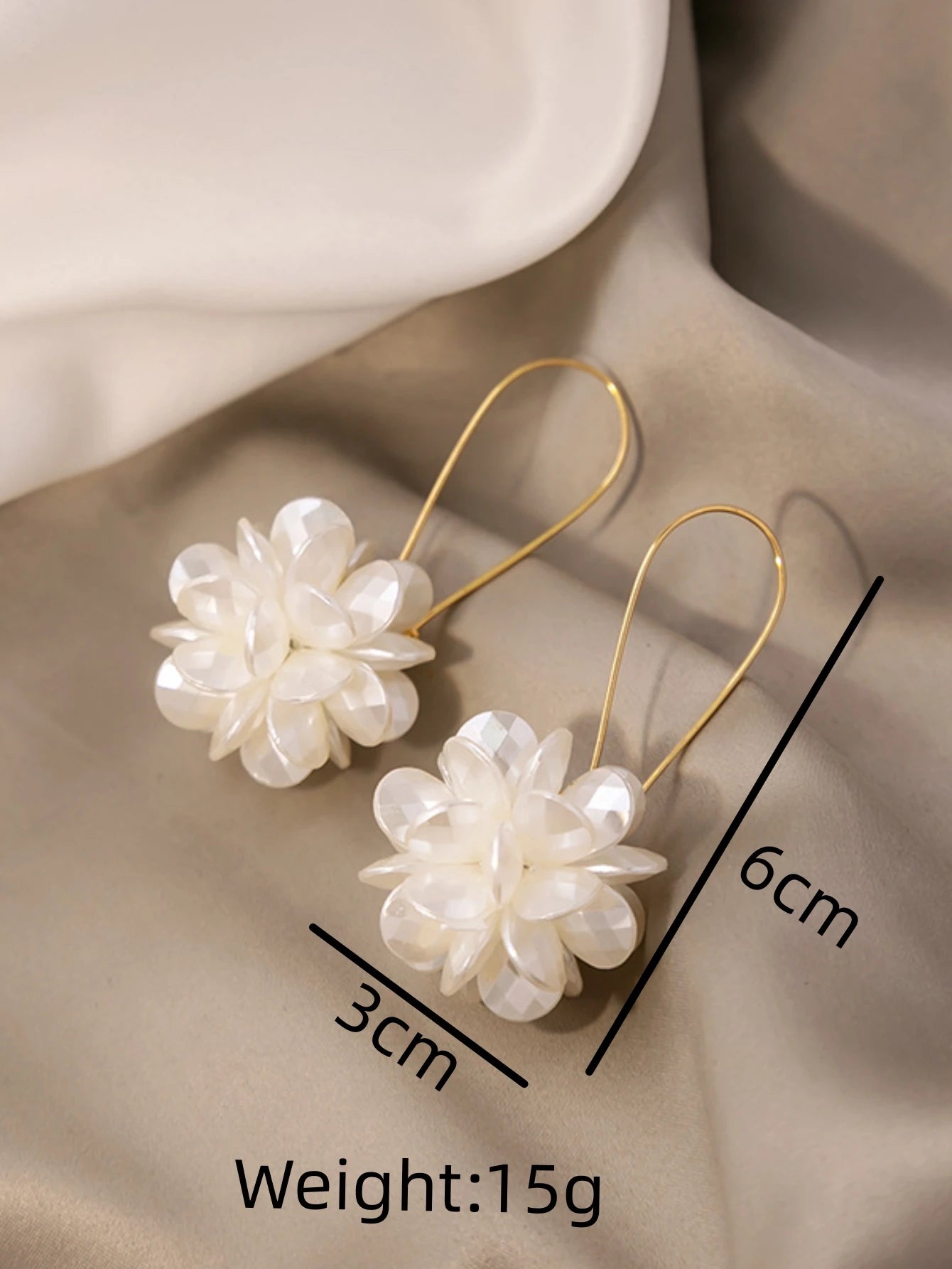 2PC gold super fairy petal tassel imitation shell earrings, fashionable temperament, light luxury, niche design, ear accessories