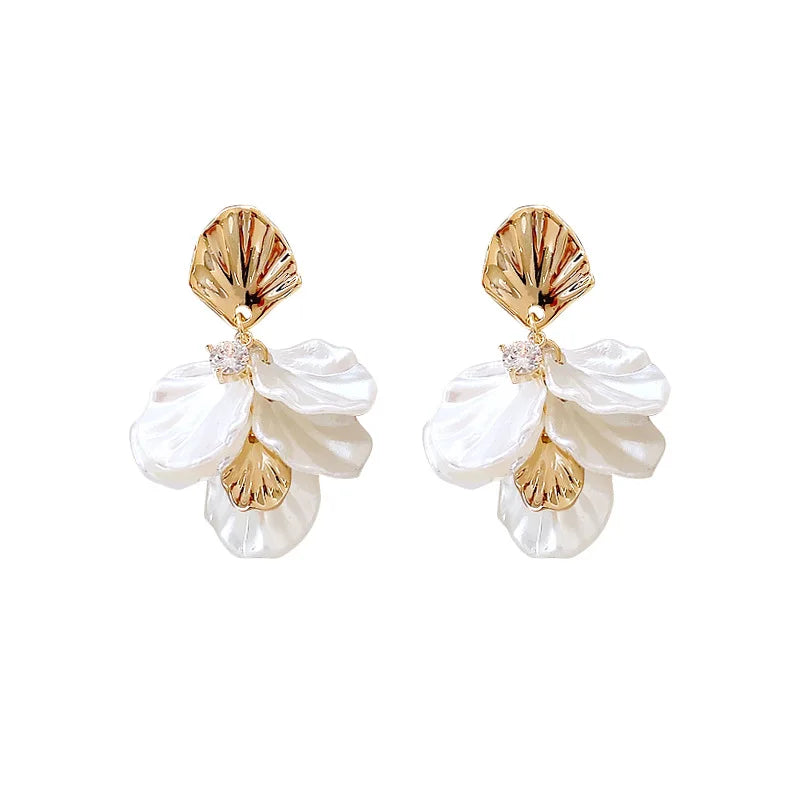 2PC gold super fairy petal tassel imitation shell earrings, fashionable temperament, light luxury, niche design, ear accessories