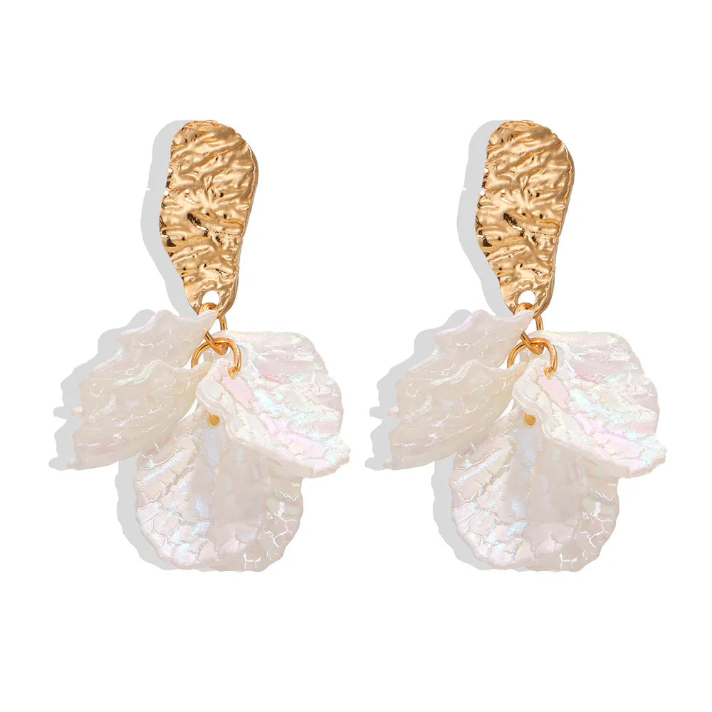 2PC gold super fairy petal tassel imitation shell earrings, fashionable temperament, light luxury, niche design, ear accessories
