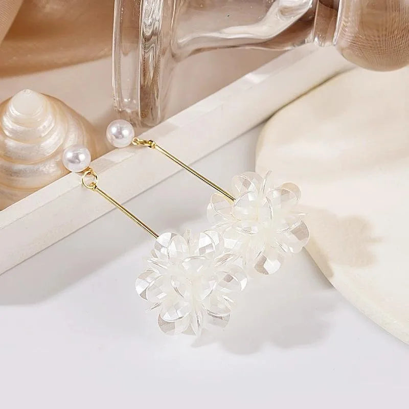 2PC gold super fairy petal tassel imitation shell earrings, fashionable temperament, light luxury, niche design, ear accessories