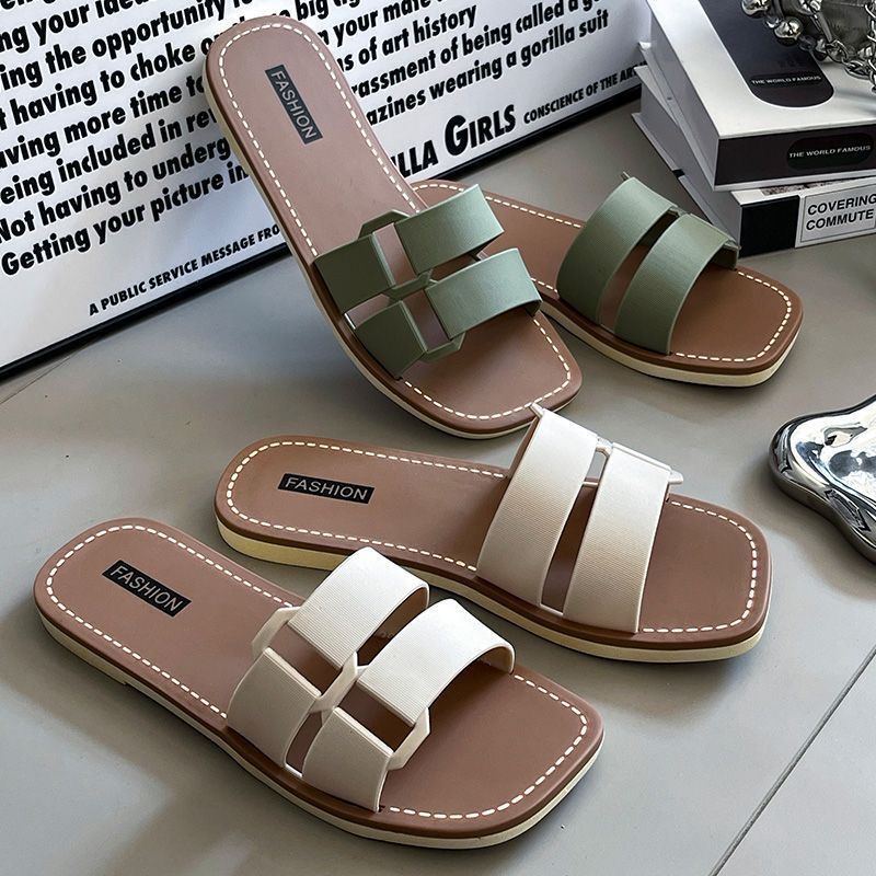 Flat-bottom versatile flip-flops